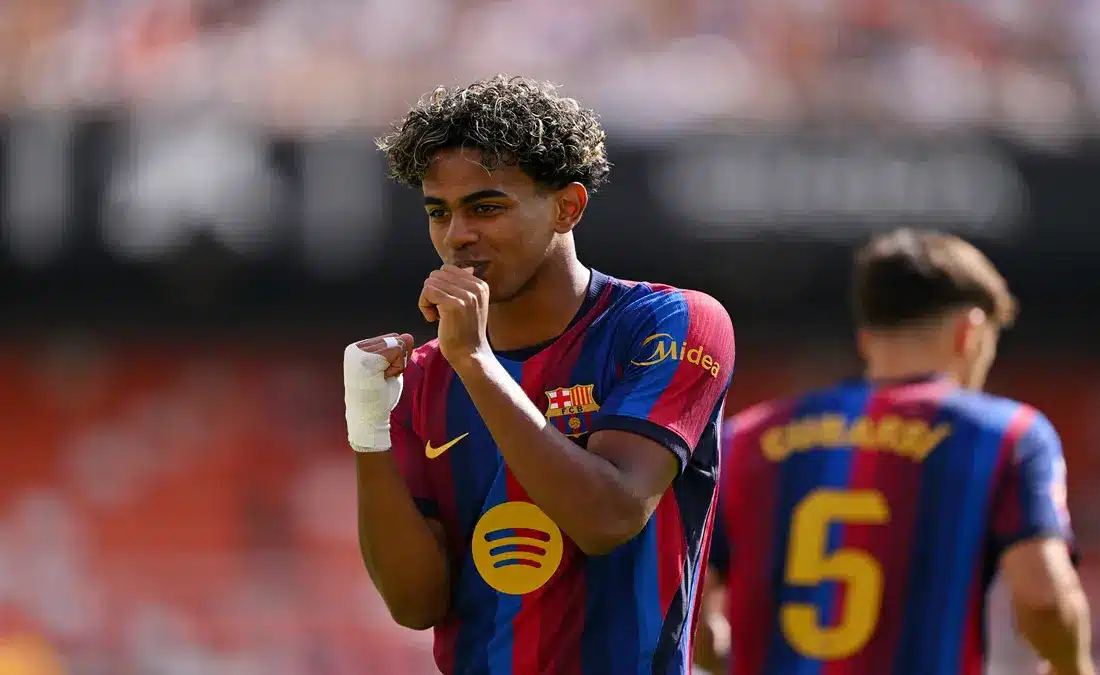 لامين يامال قبل مواجهة برشلونة وفينورد في دوري الأبطال